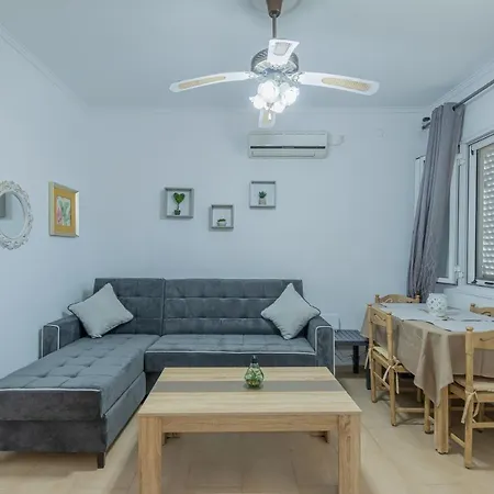 Floras - At The Center Of It Apartment Zakynthos Town